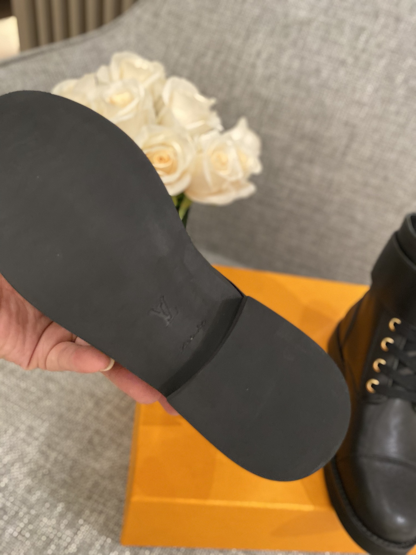 l0*is V*t0n boots