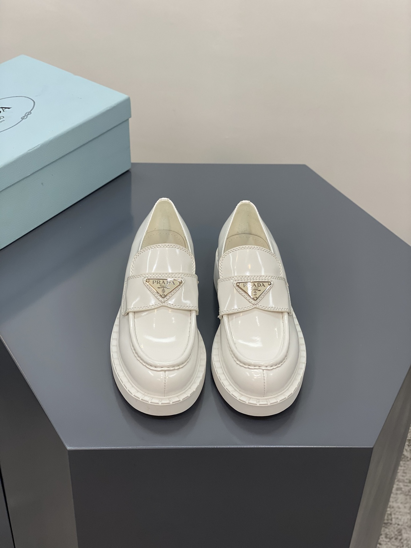 Pra*a loafers 2022ss