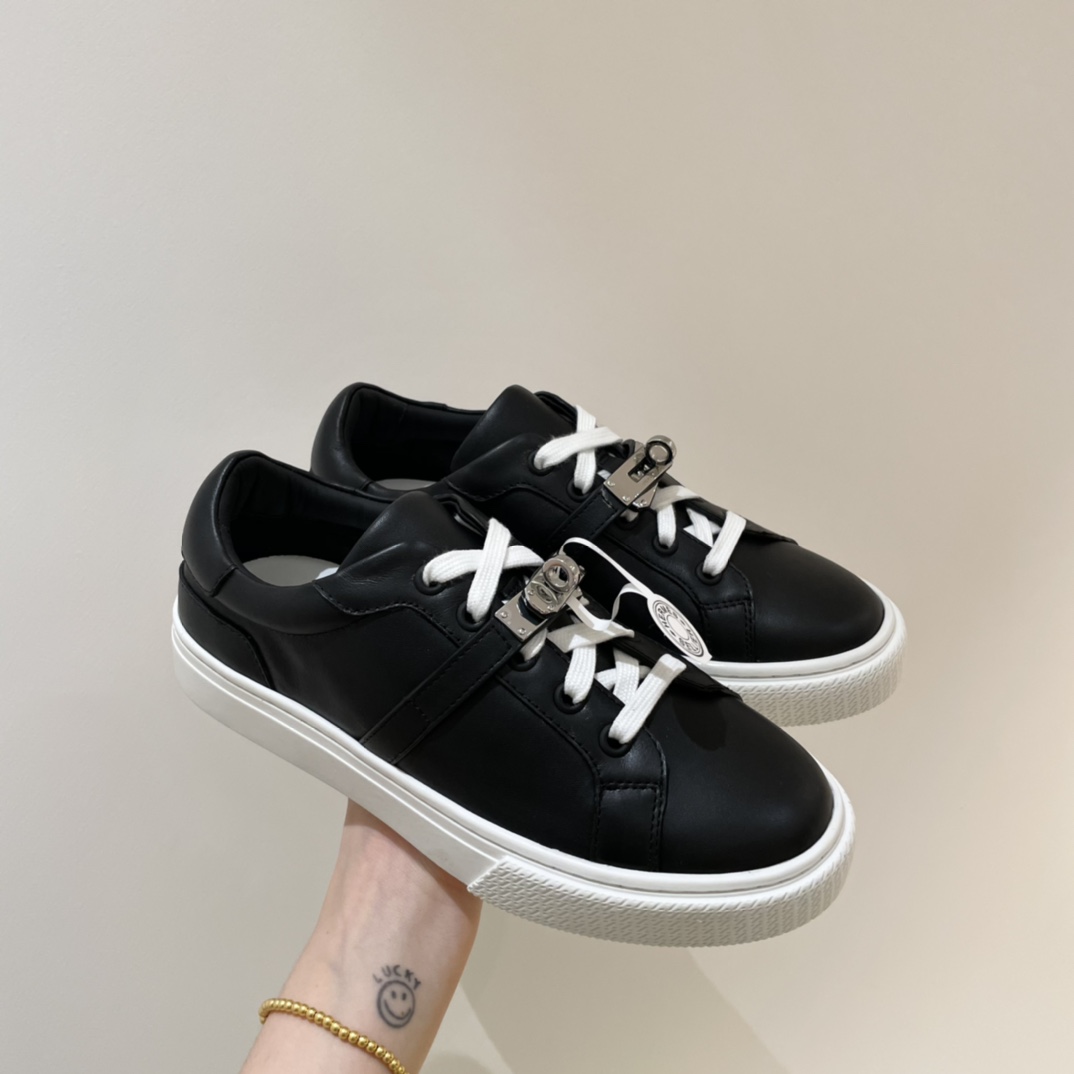 H**mes sneakers