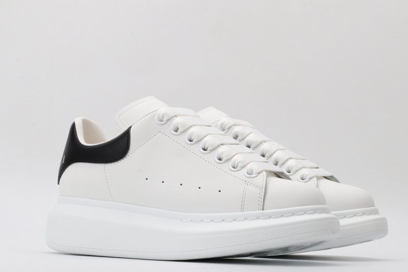 A1exa*der m*q*en sports shoes