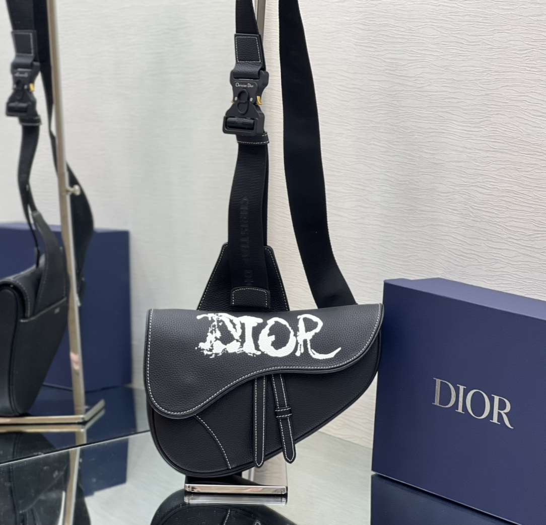 D*or saddle bag-20 x 28.6 x 5cm