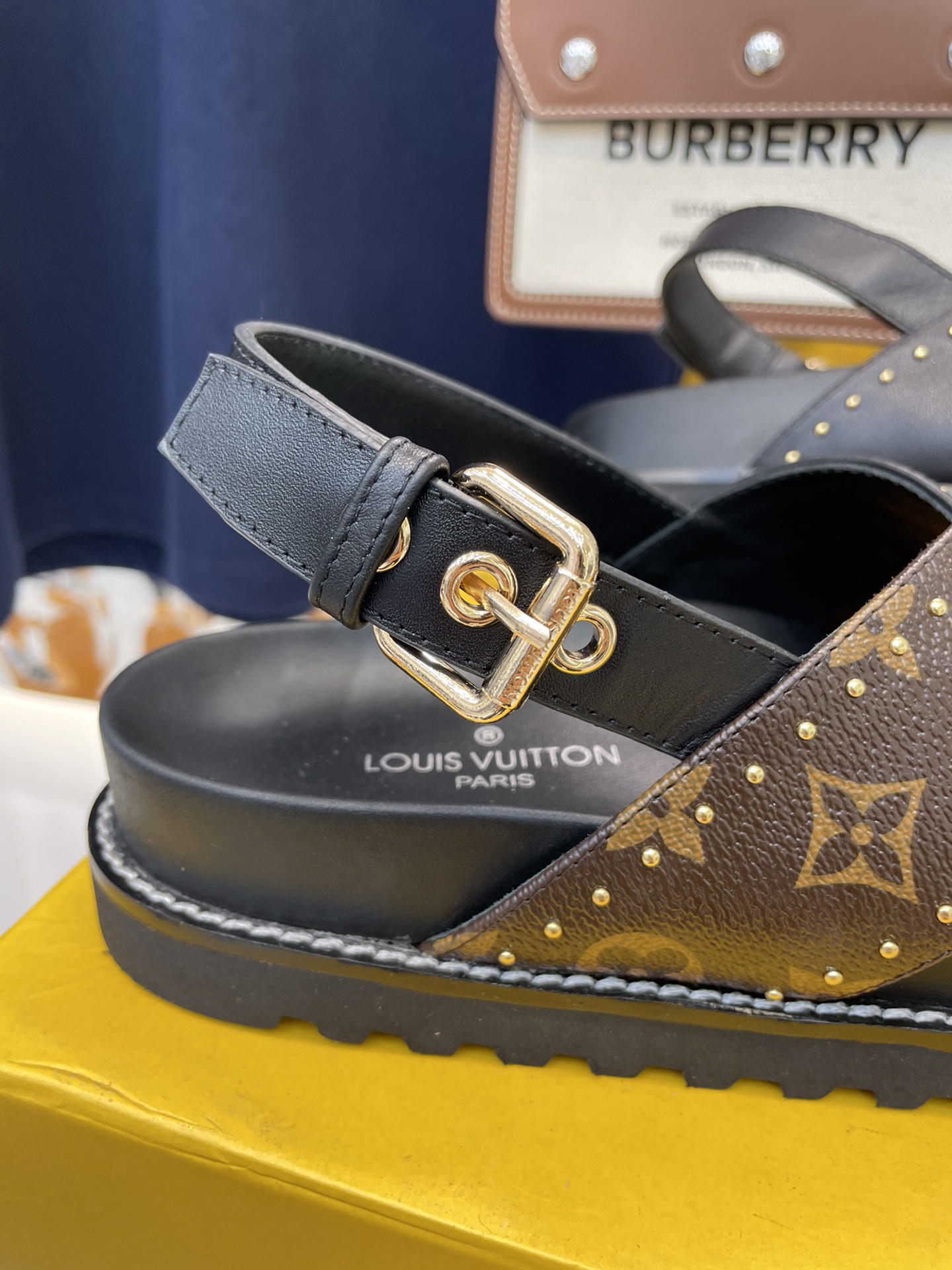 l0*is V*t0n sandals