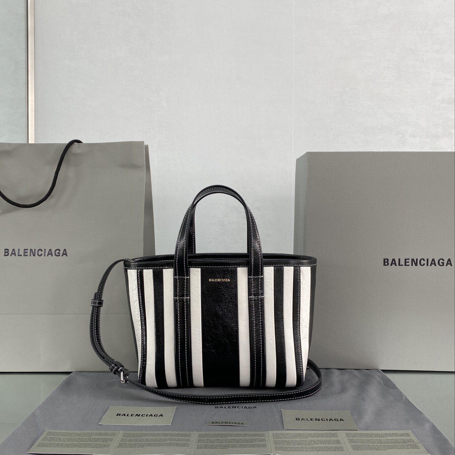 Ba*len*cia*ga͙ 21ss tote-28x10x19cm