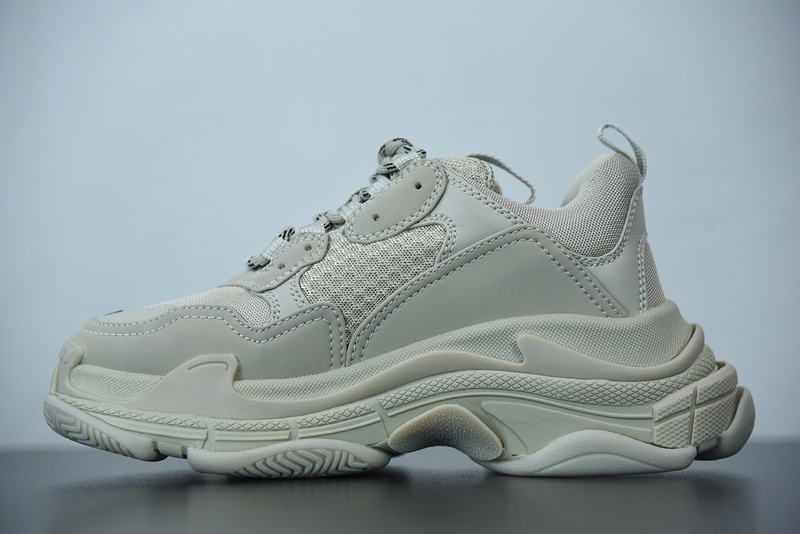 Ba*len*cia*ga triple s