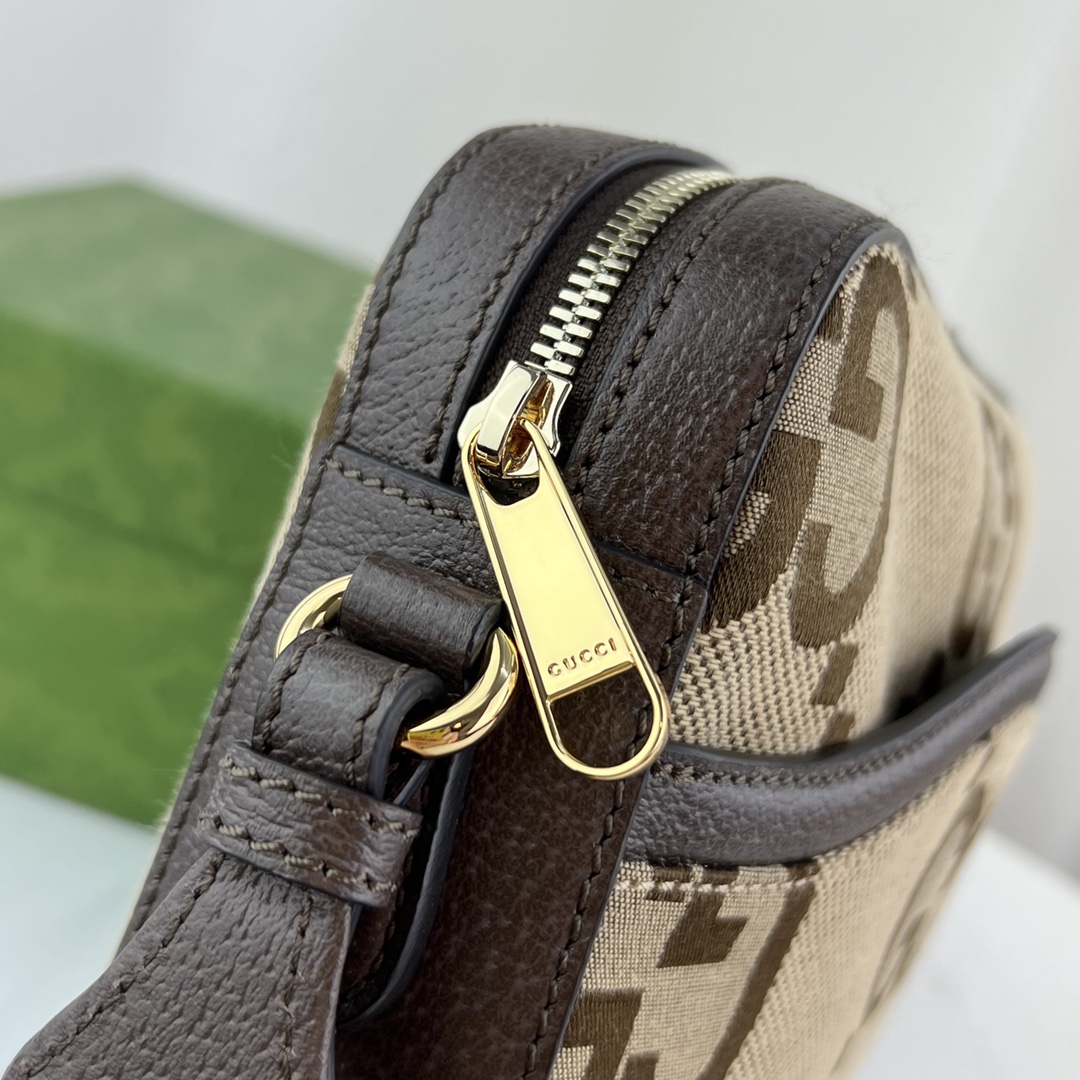 G*u*i crossbody bag-25.5x20x6cm