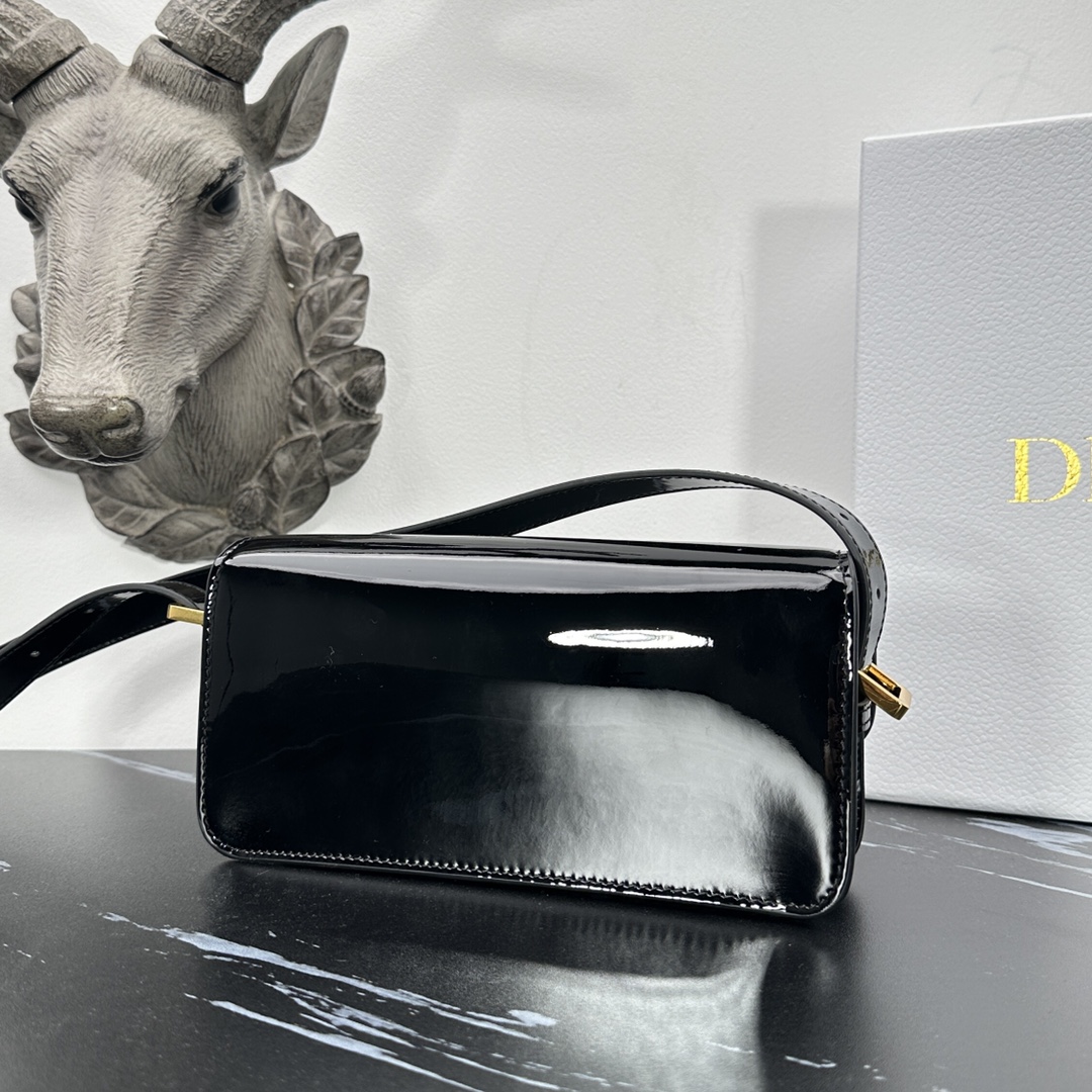 D*or miss D*or allover bag-22*11*6cm