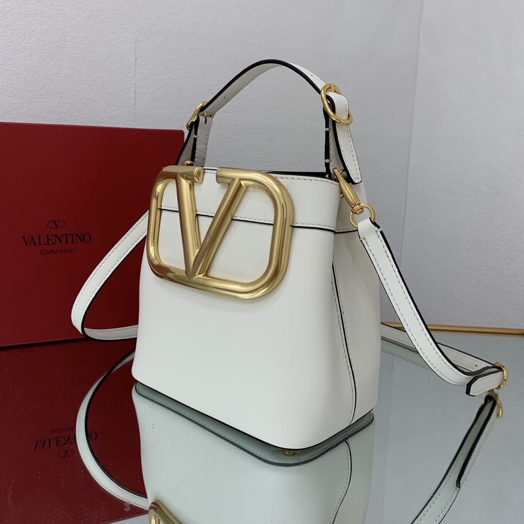 Va1e*ntin0 garavani s*pervee bag-20*19*12cm