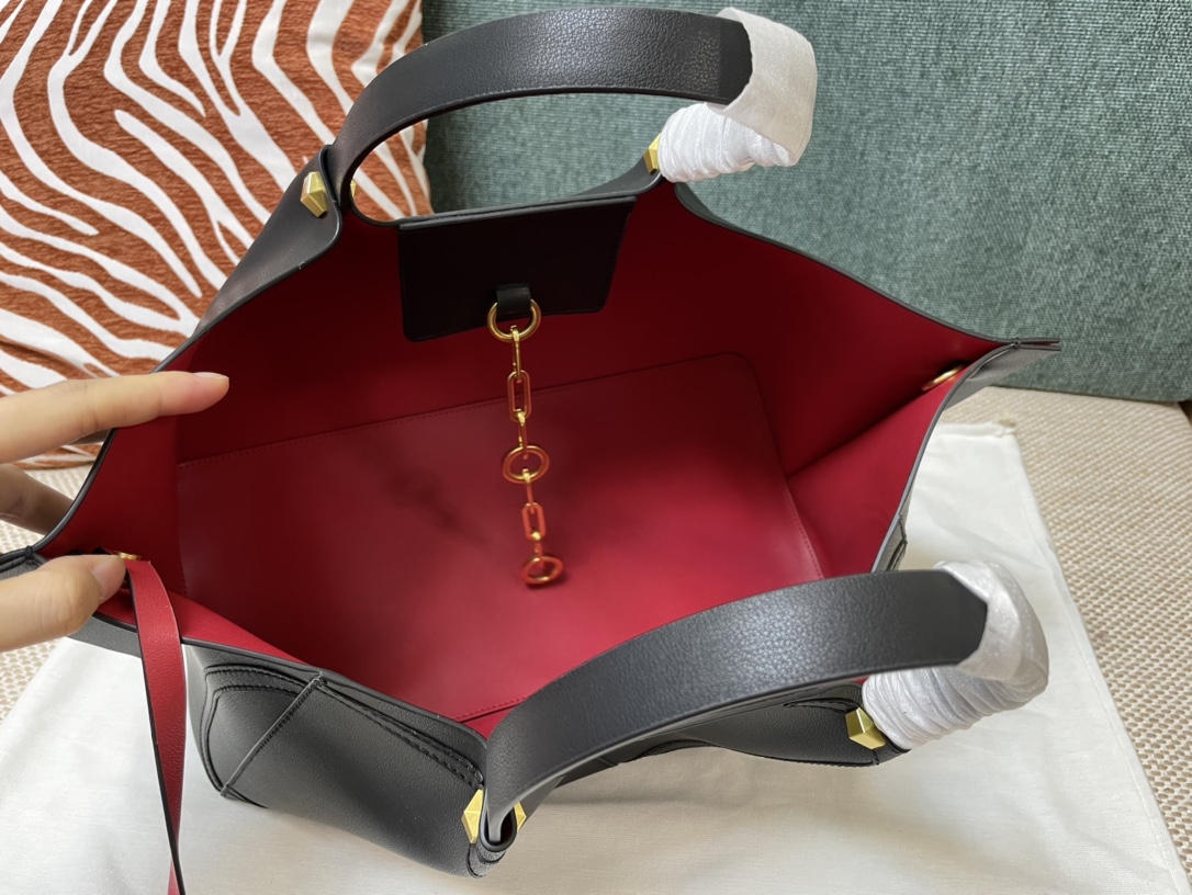 Va1e*ntin0 garavani escape handbags-31*25*15&41*25*18 cm