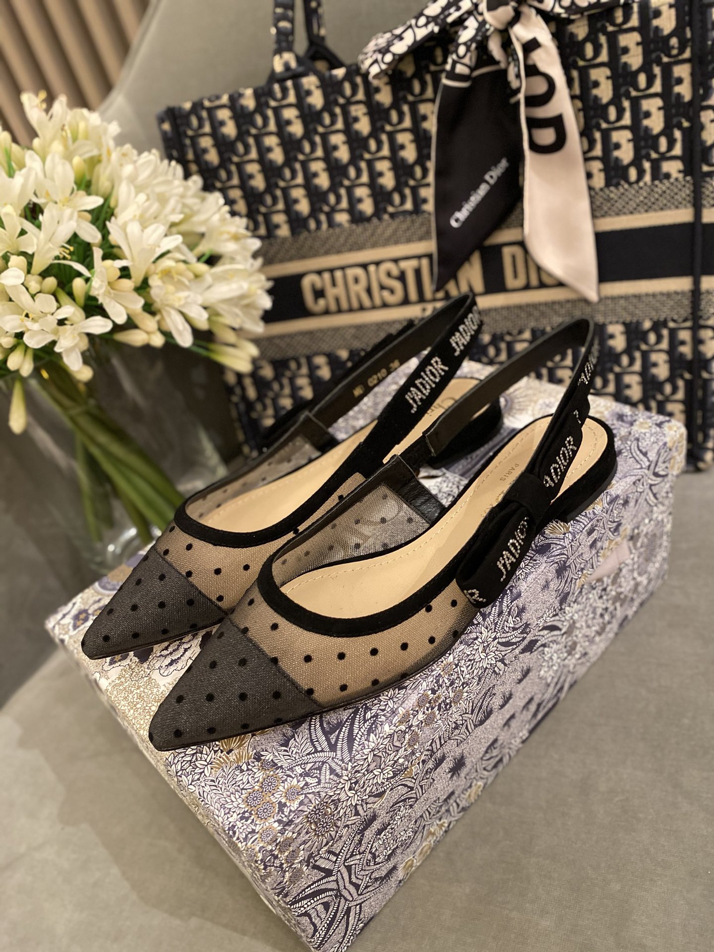 D*or flap shoes