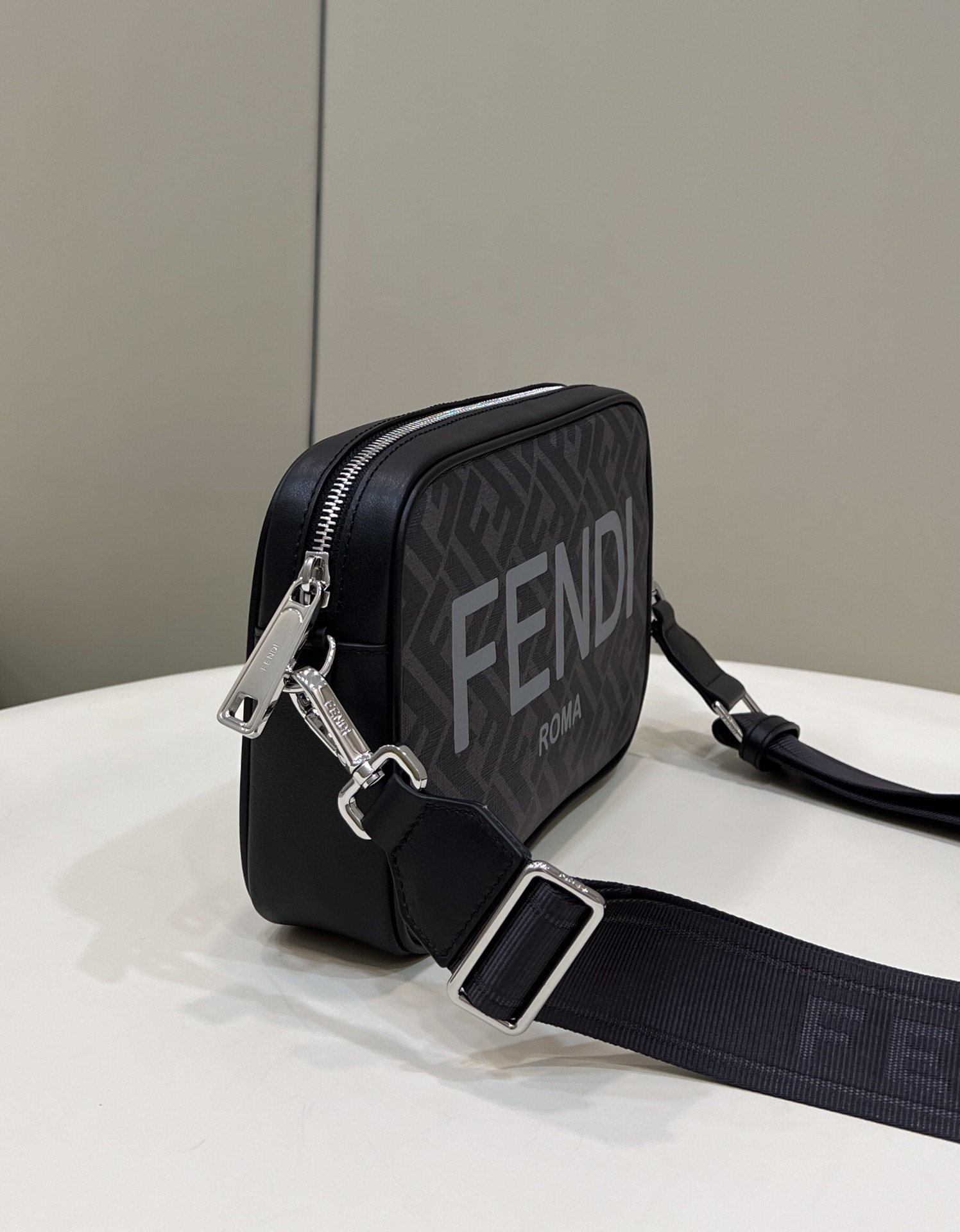 F**di camera bag-23.5x5x16cm