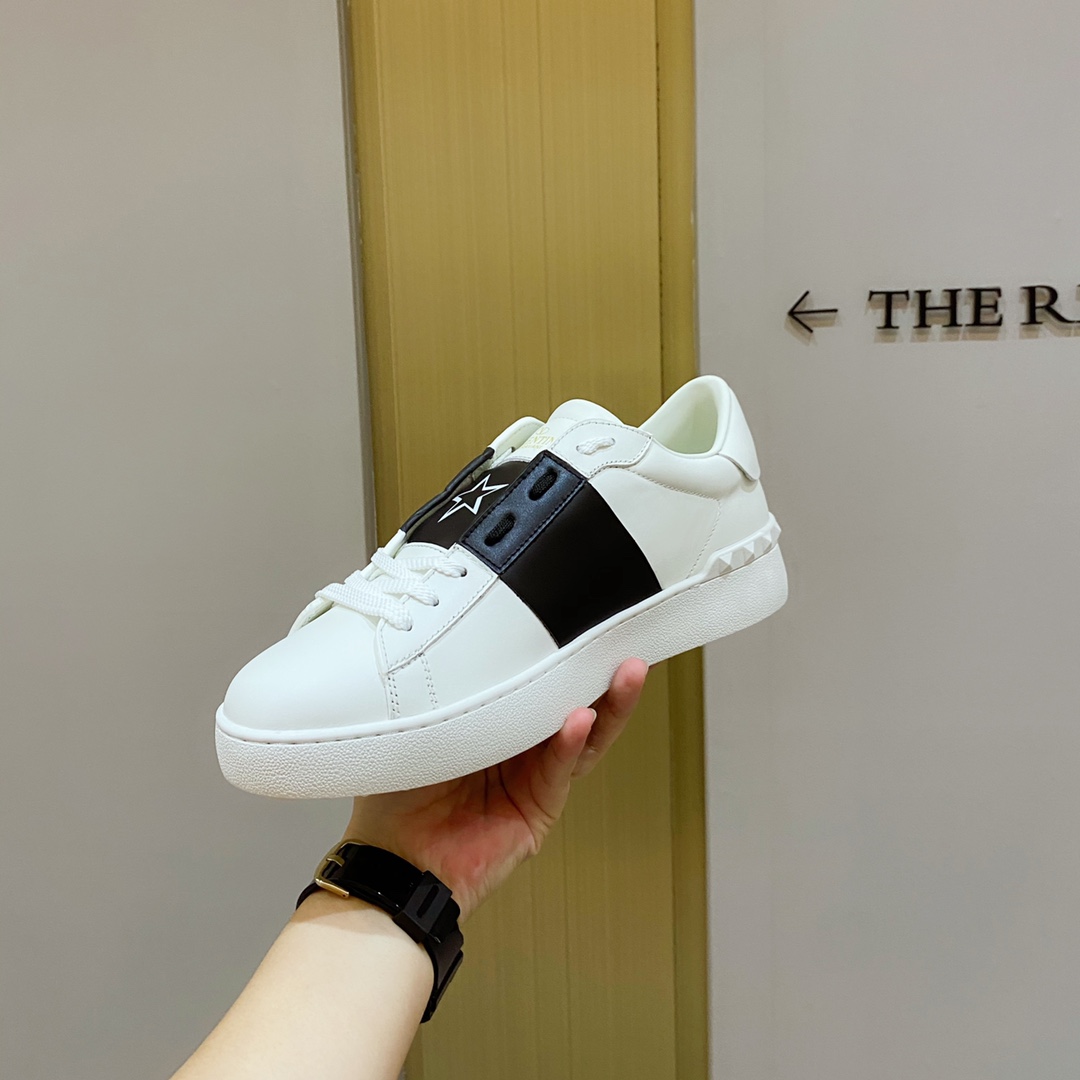 Va1e*ntin0 garavani sneakers