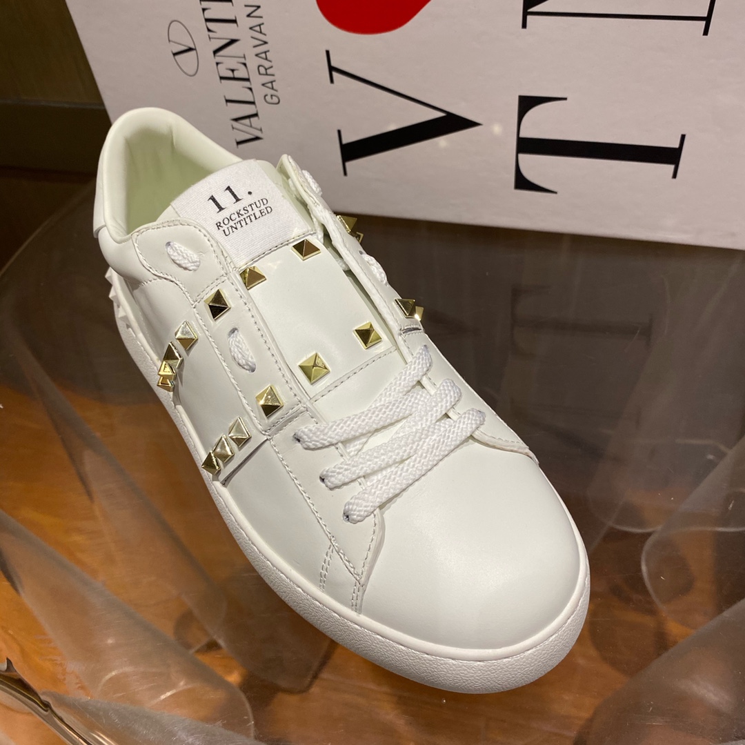 Va1e*ntin0 garavani sneakers