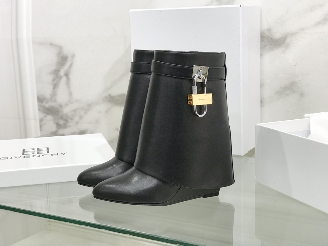 G1uenchy boots(eu35-42)