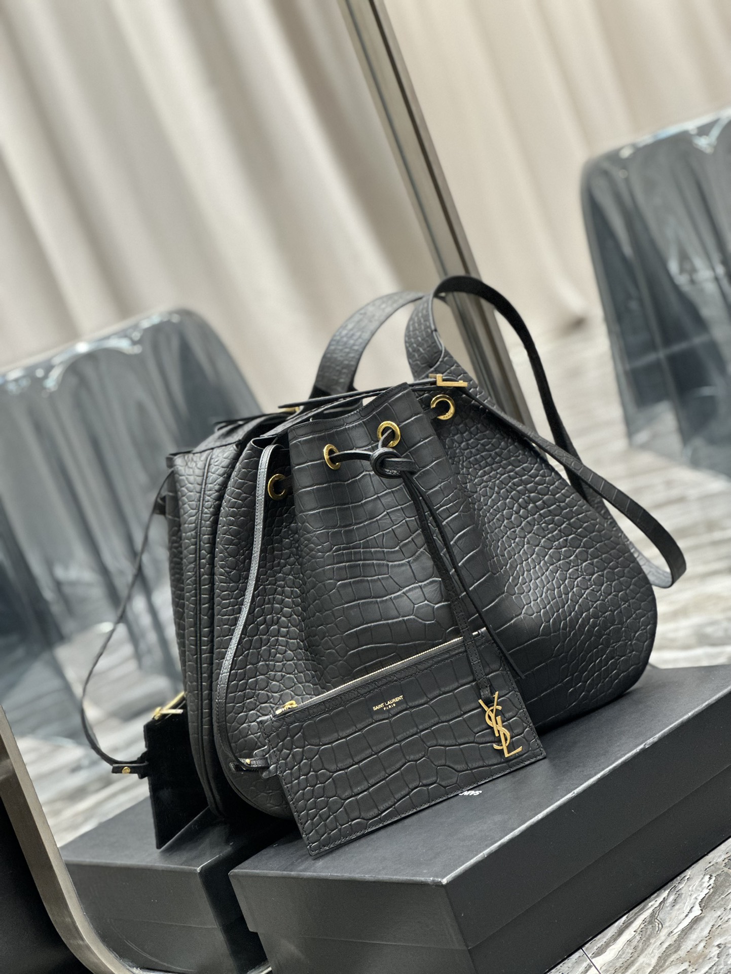 Y*L flat hobo bag-44×33×2.5cm
