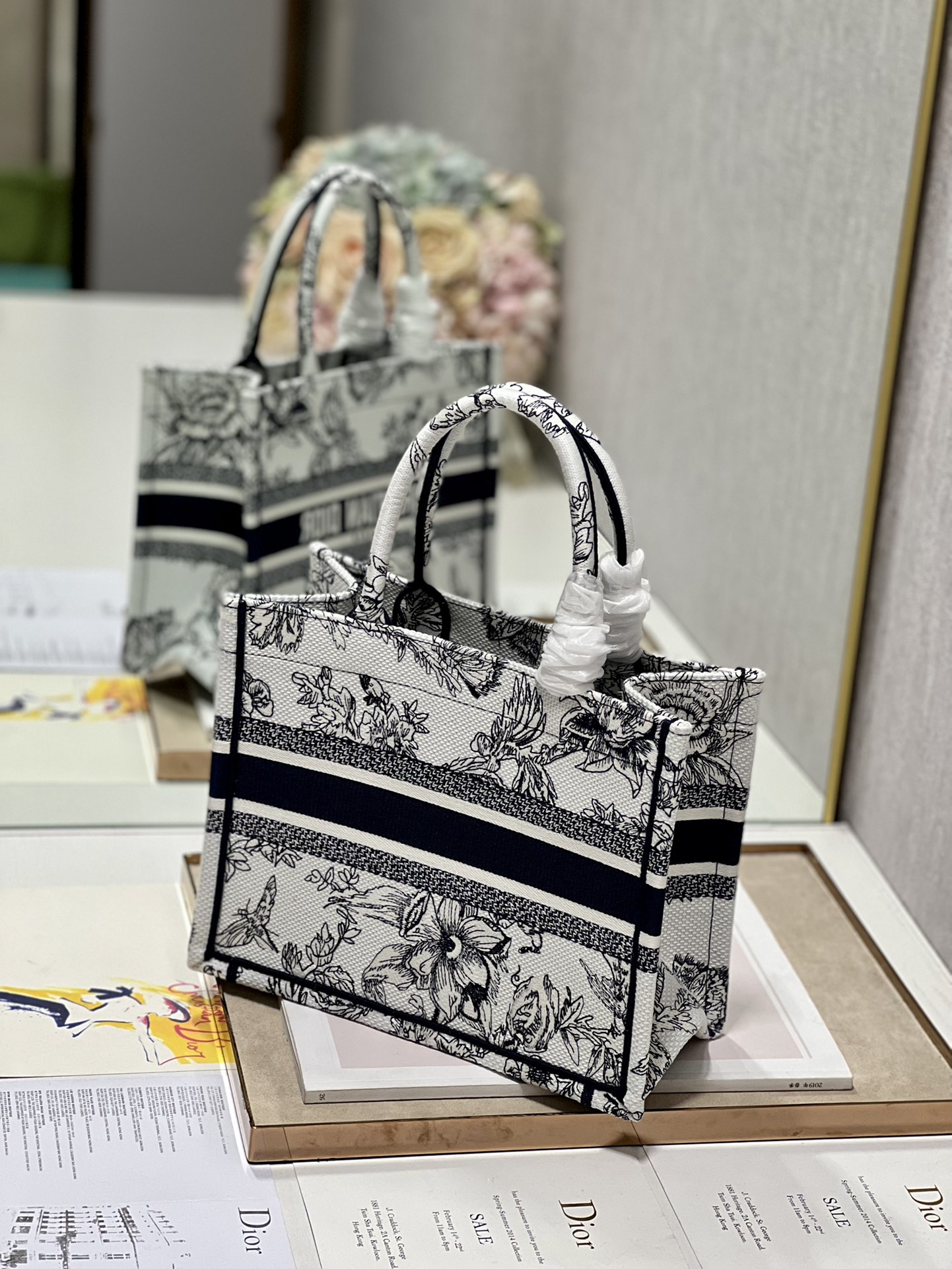 D*or small book tote-26*8*22cm