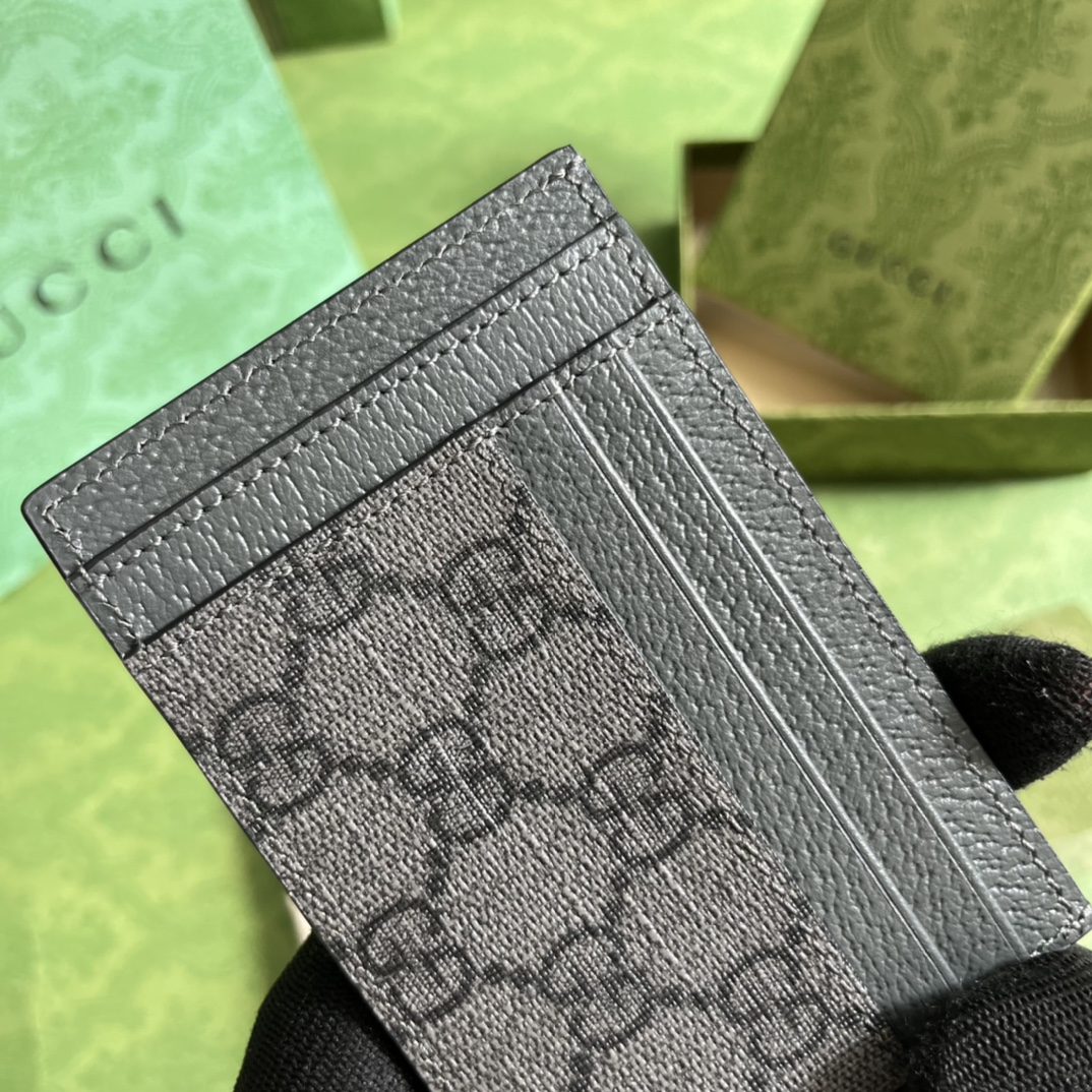 G*u*i wallet-11*7cm