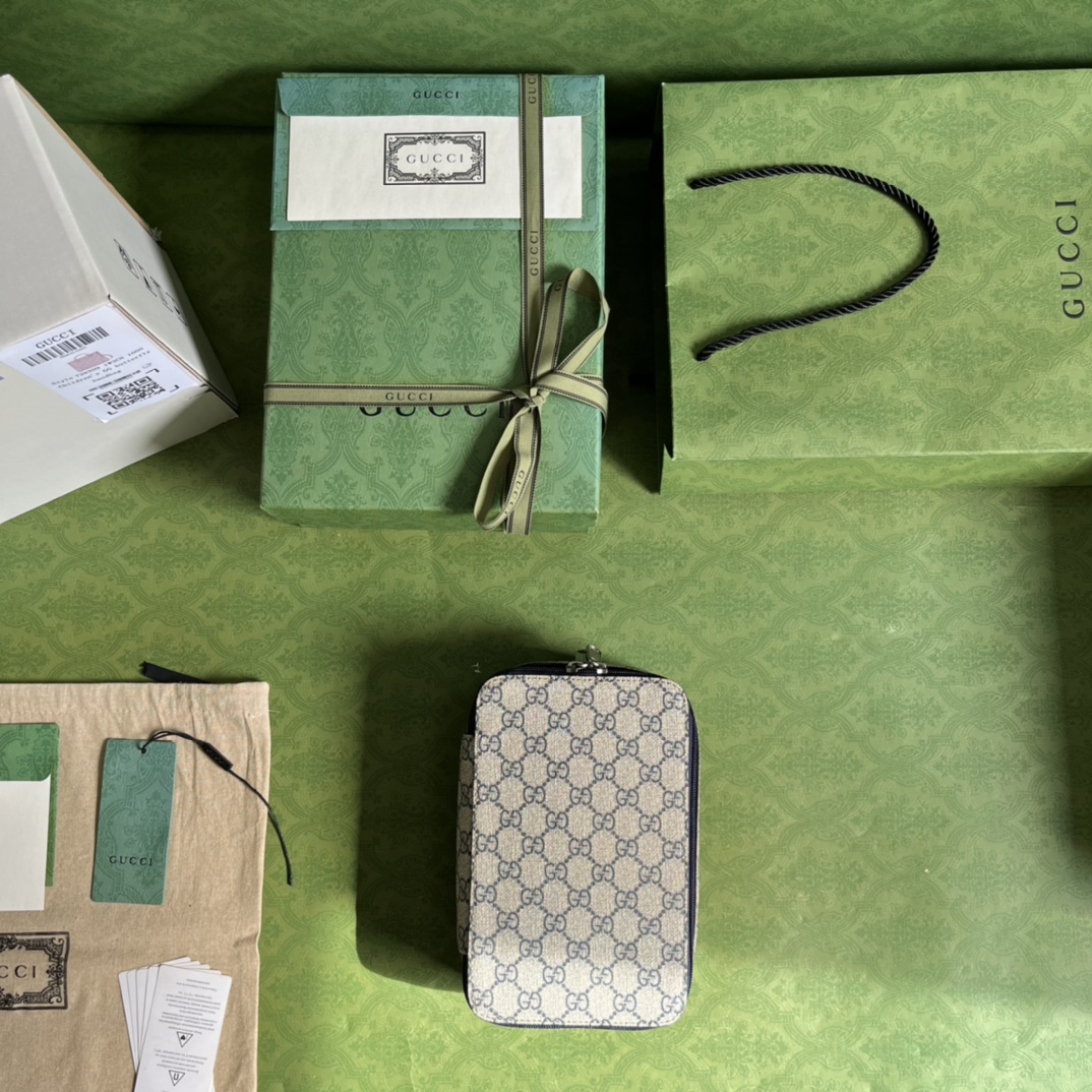 G*u*i pouch-22*8*14cm