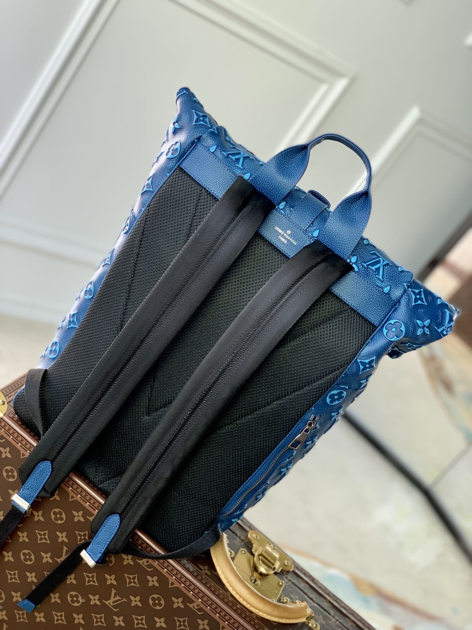 l0*is V*t0n roll top backpack-29*42*15cm