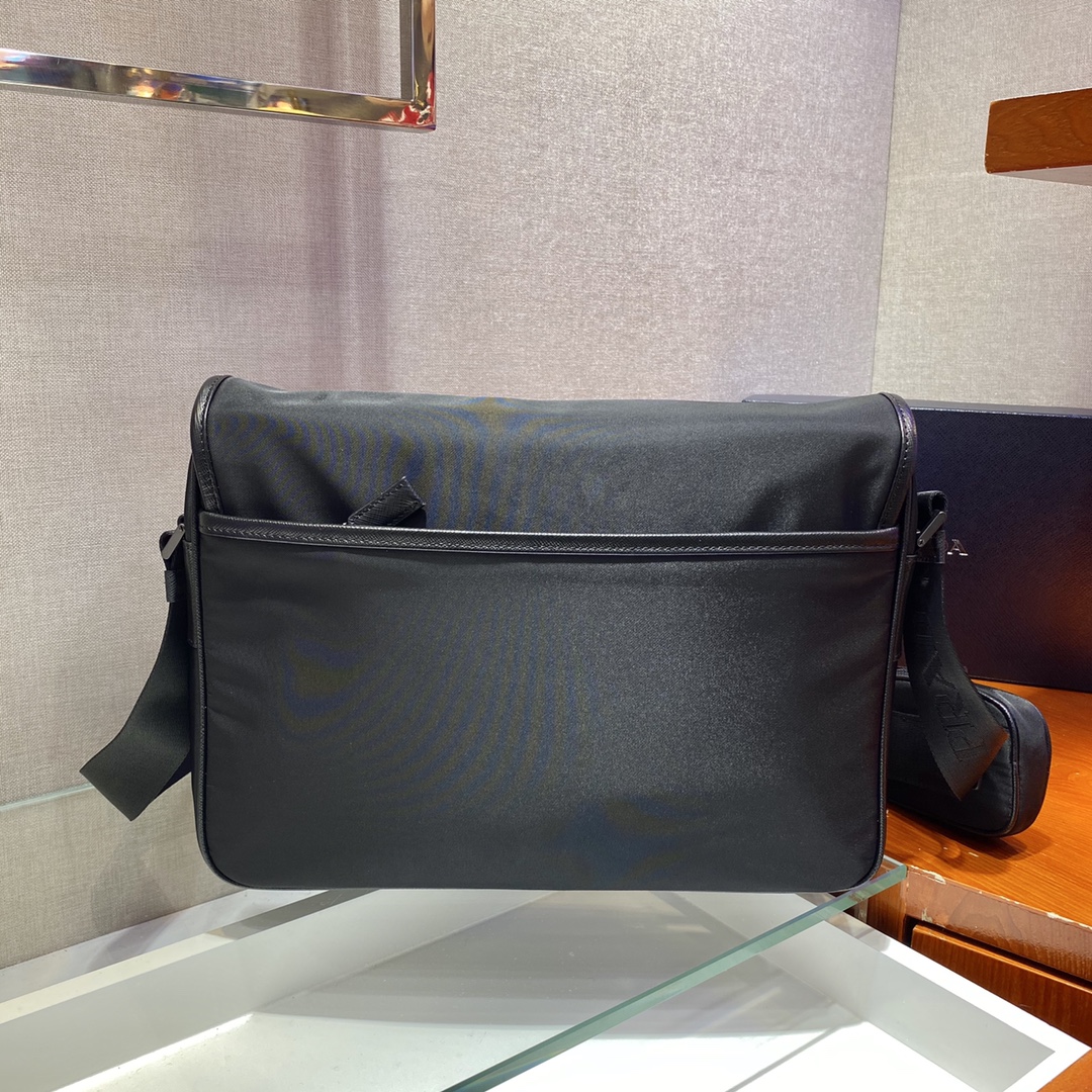 Pra*a 2vd039 messenger bag -33*24*8cm