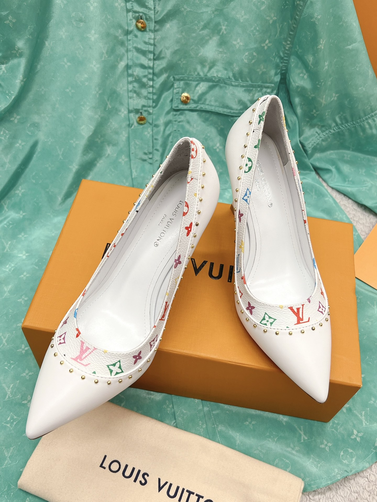 l0*is V*t0n heel-10.5cm