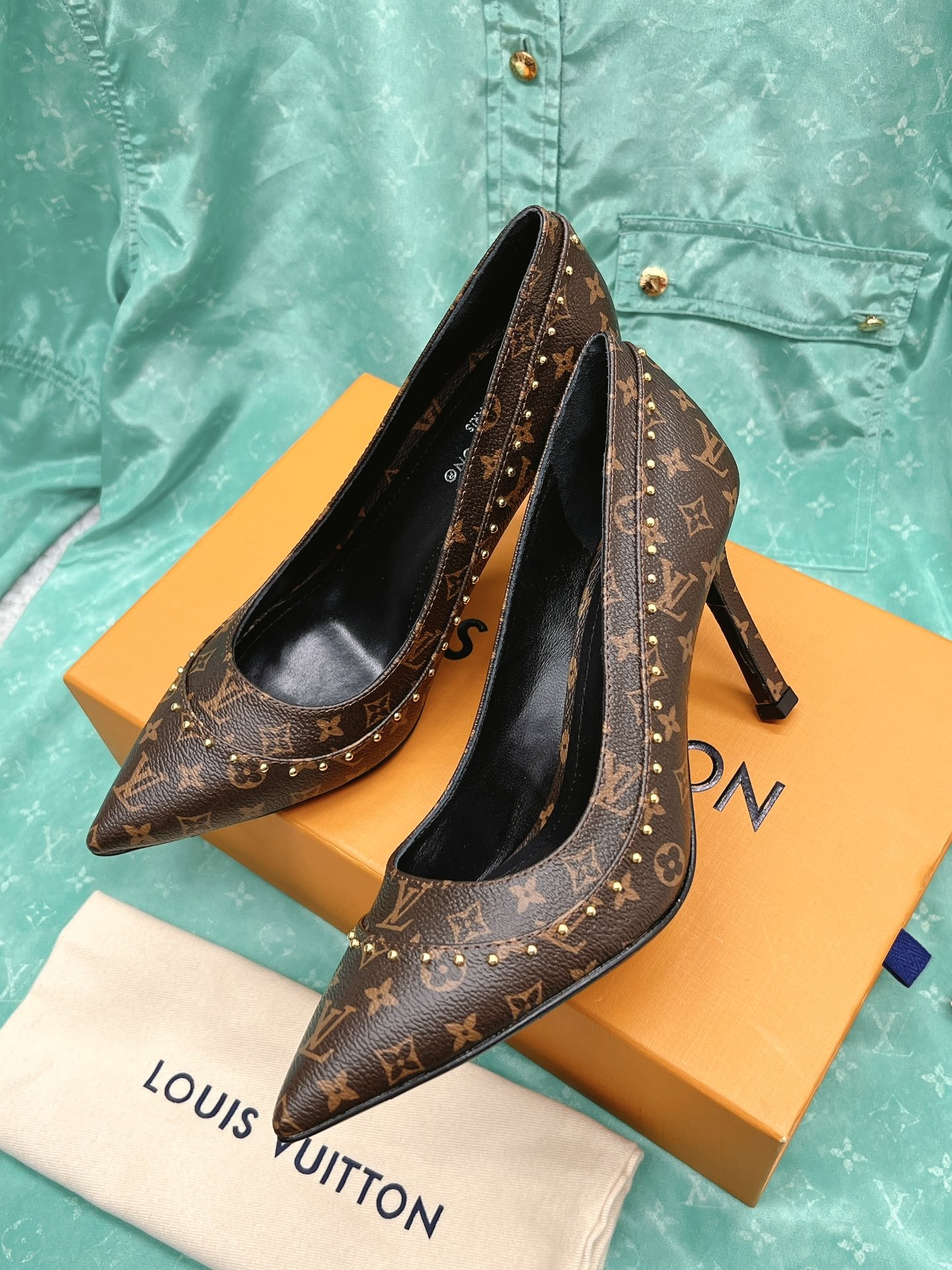 l0*is V*t0n heel-10.5cm