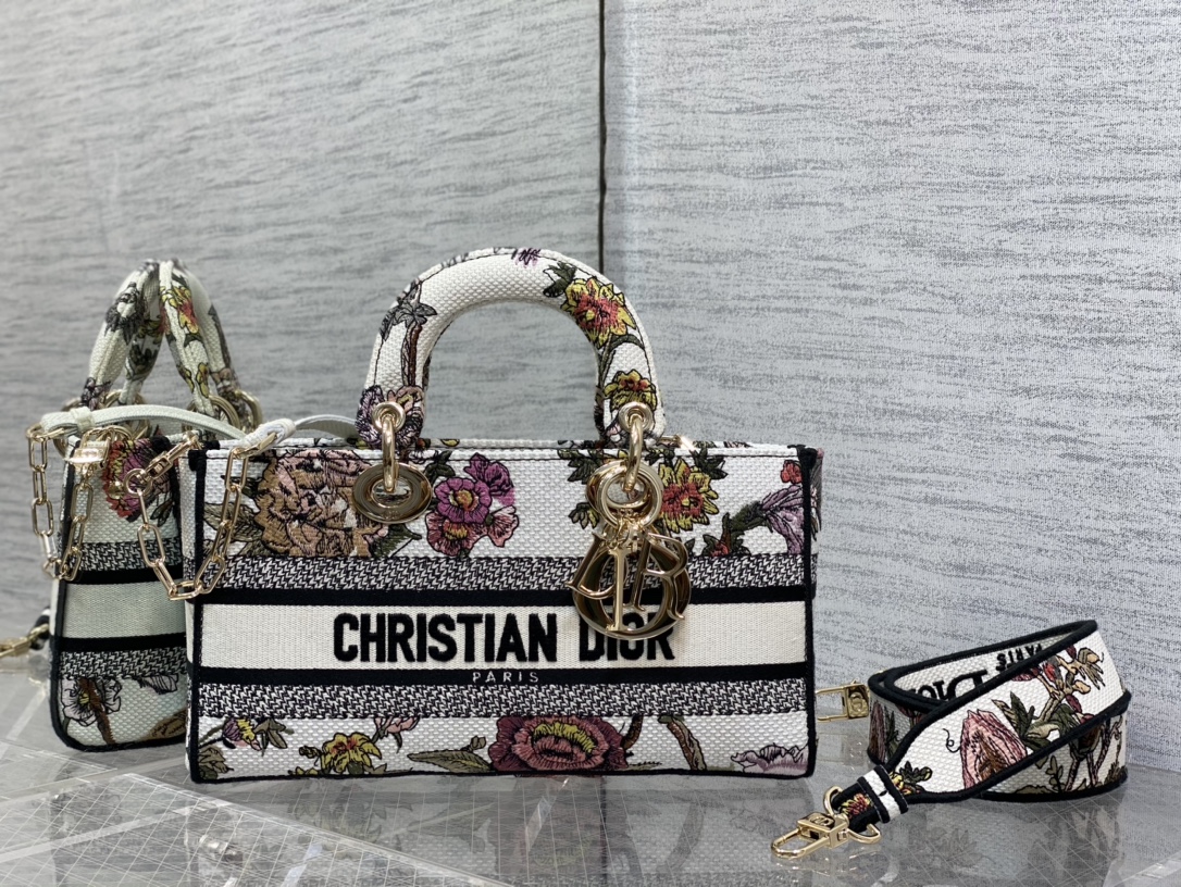 D*or lady bag-26 x 13.5 x 5 cm