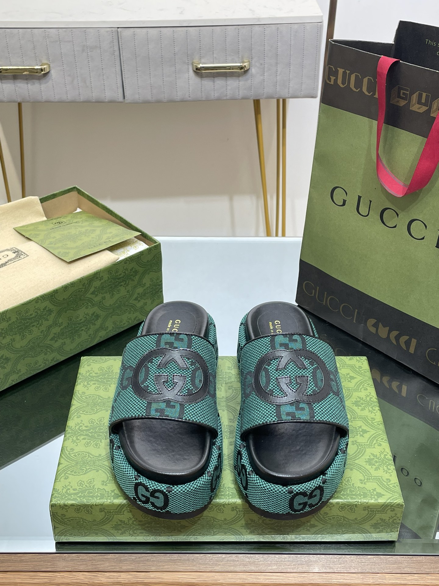 G*u*i slides(size35-43)