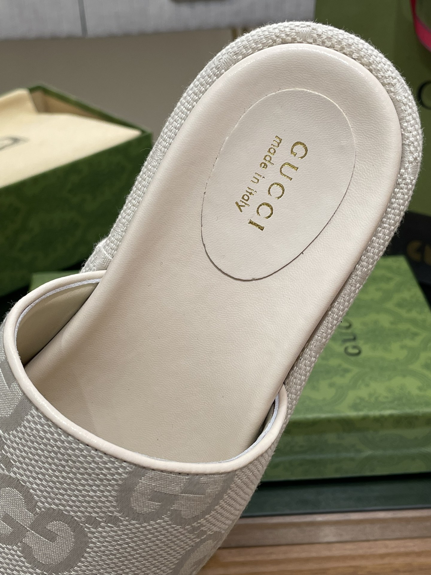 G*u*i slides(size35-43)