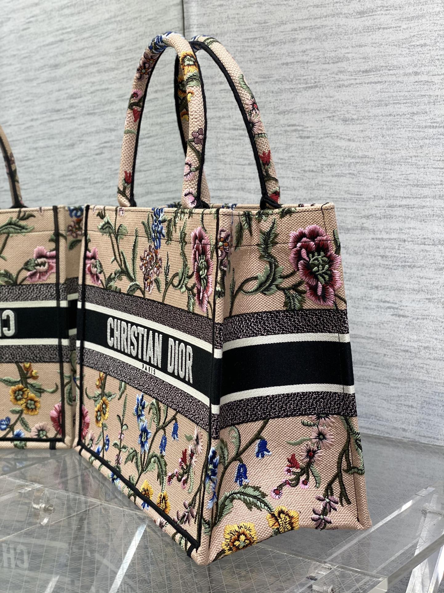 D*or book tote