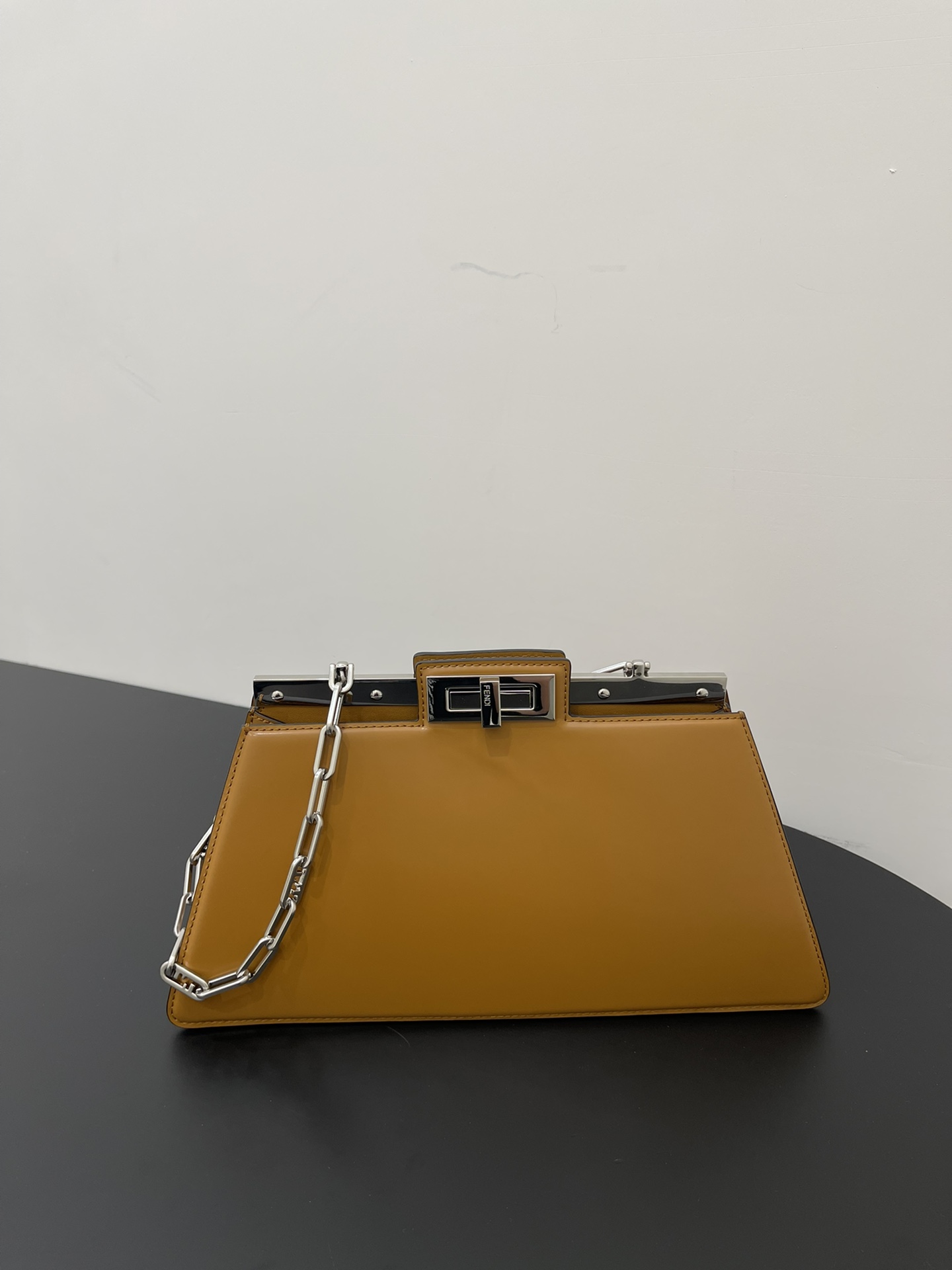 F**di peekaboo iseeu-34x18.50x11cm