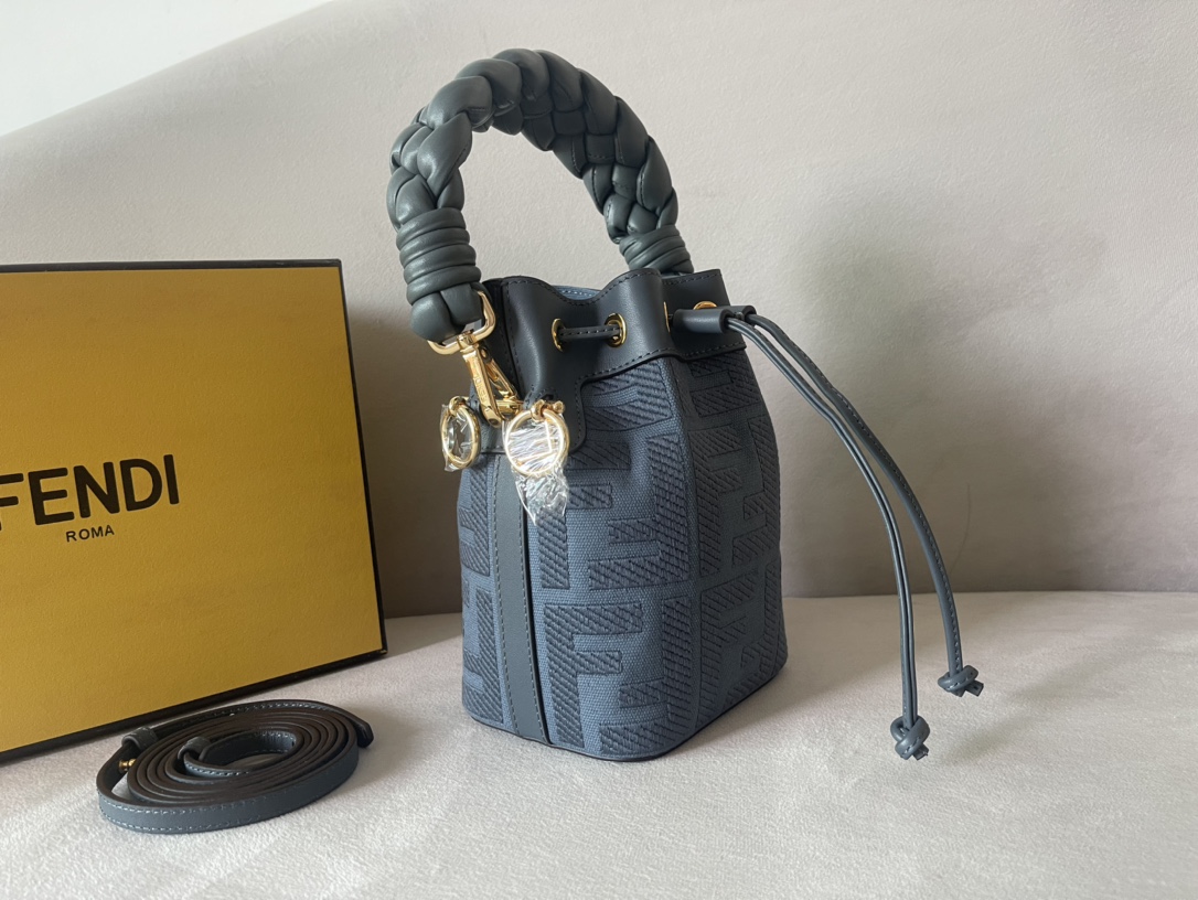 F**di mini mon tresor bag -12x18x10cm