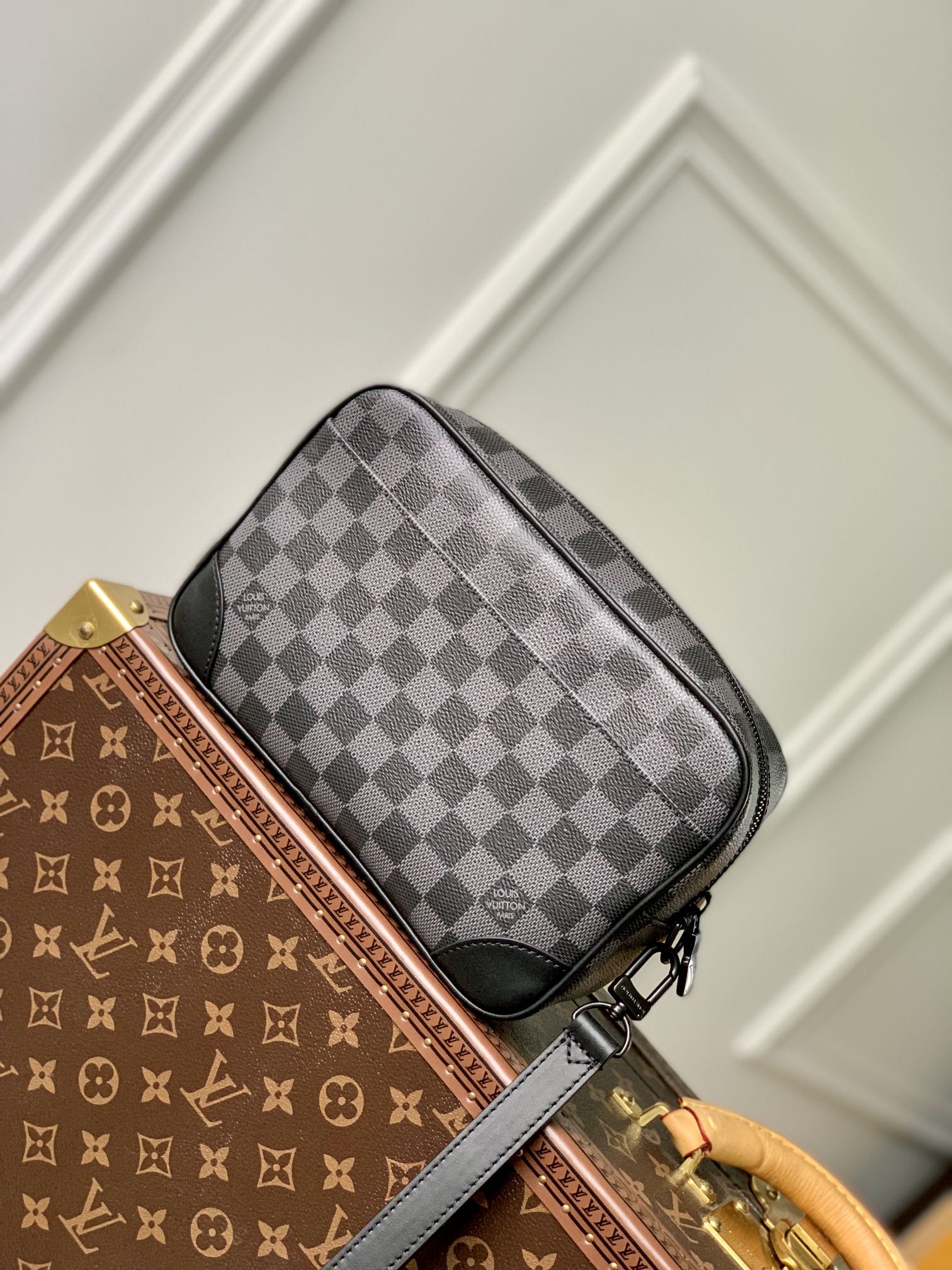 l0*is V*t0n pochette kasai -25 x 15.5 x 6.5 cm