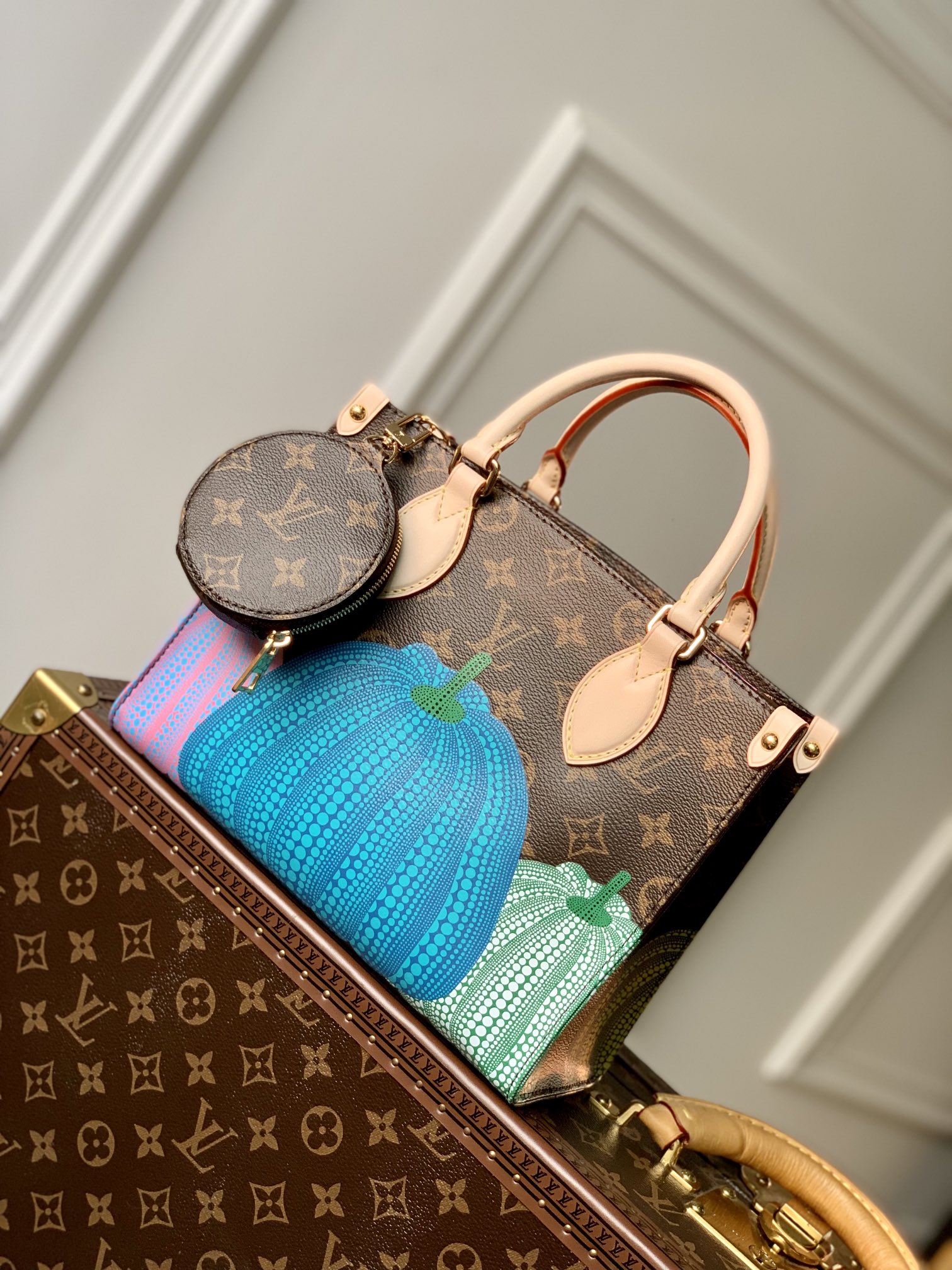 l0*is V*t0n x yk onthego handbag-25*19*11.5 cm