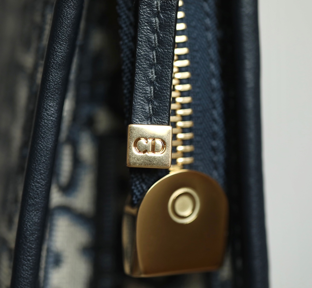 D*or pouch- 26×19.5×7cm