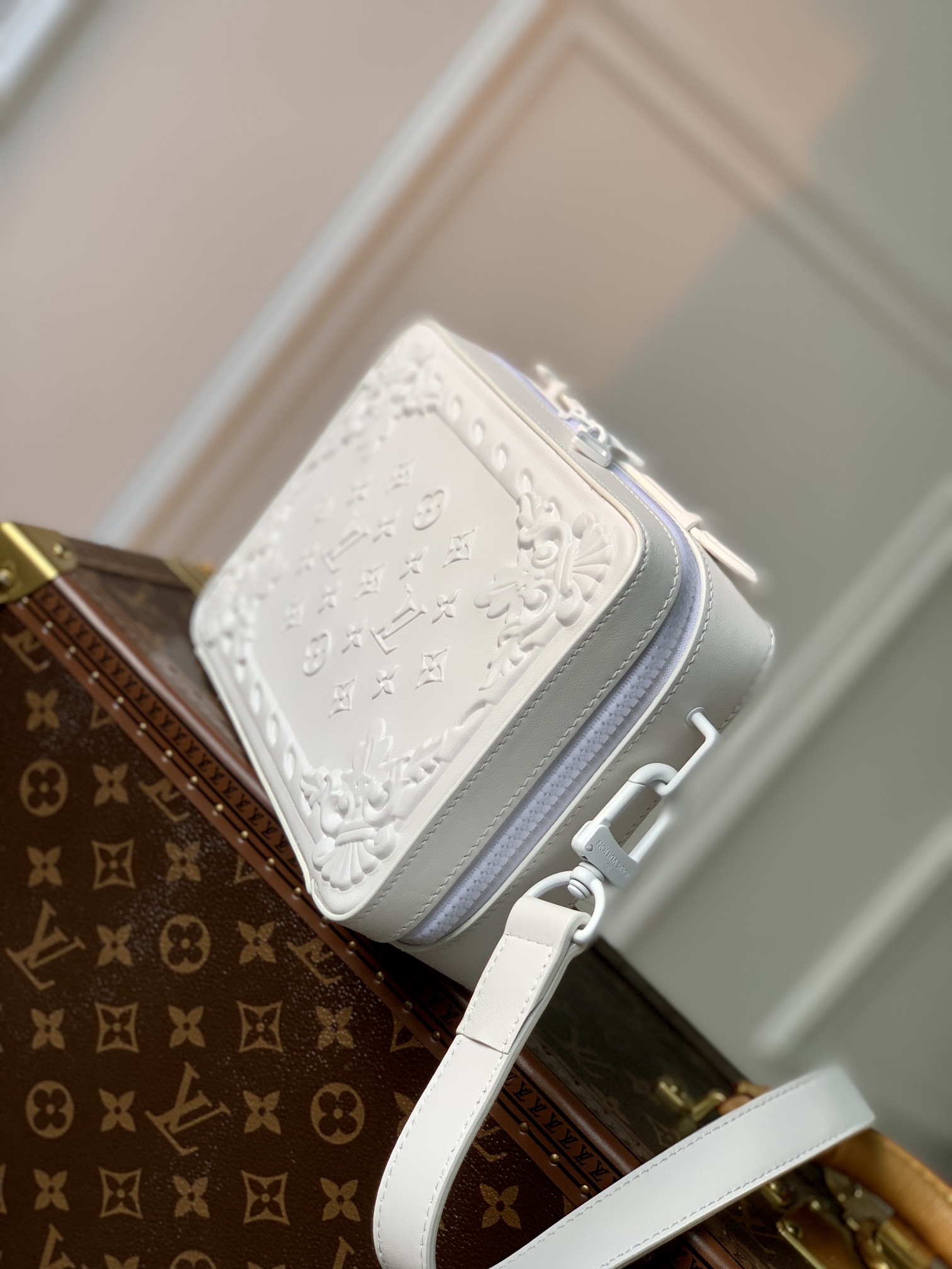 LV -Handle Soft Trunk-M21677-21.5 x 15 x 7CM