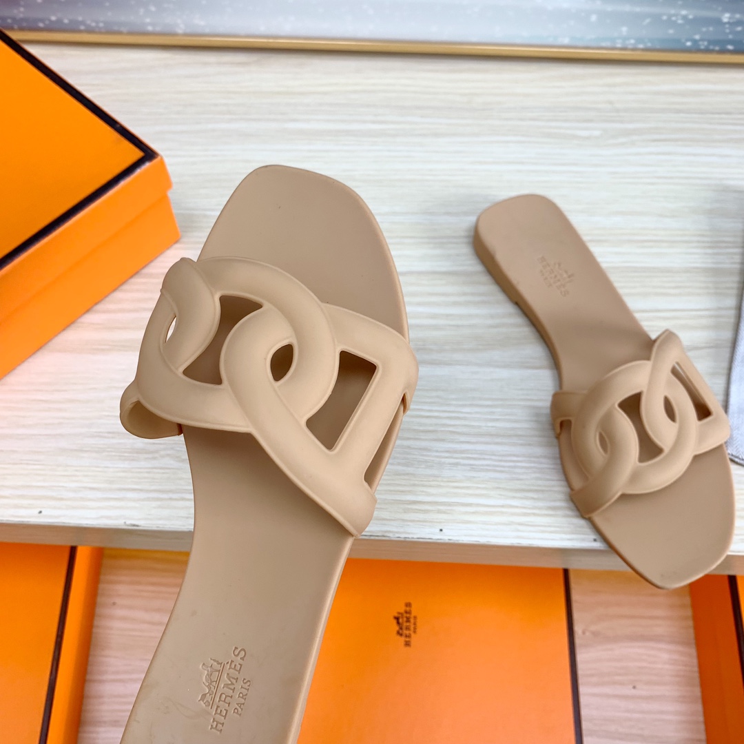 H**mes sandals