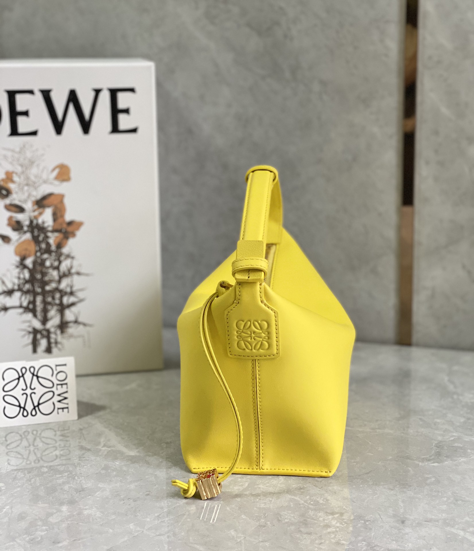 L0ew* cubi bag-20.5×17×12.5cm
