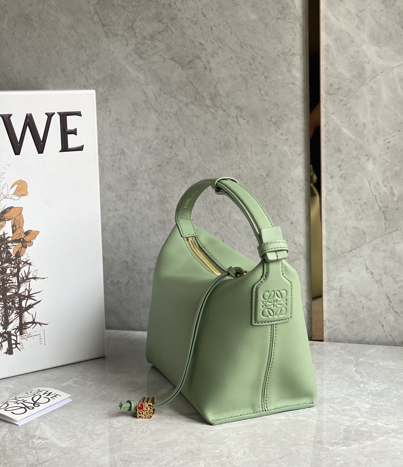 L0ew* cubi bag-20.5×17×12.5cm