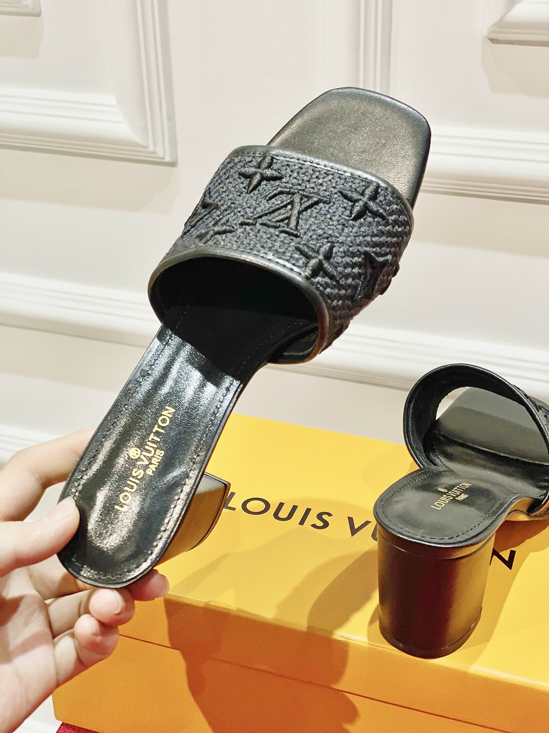 l0*is V*t0n slippers-6.5cm