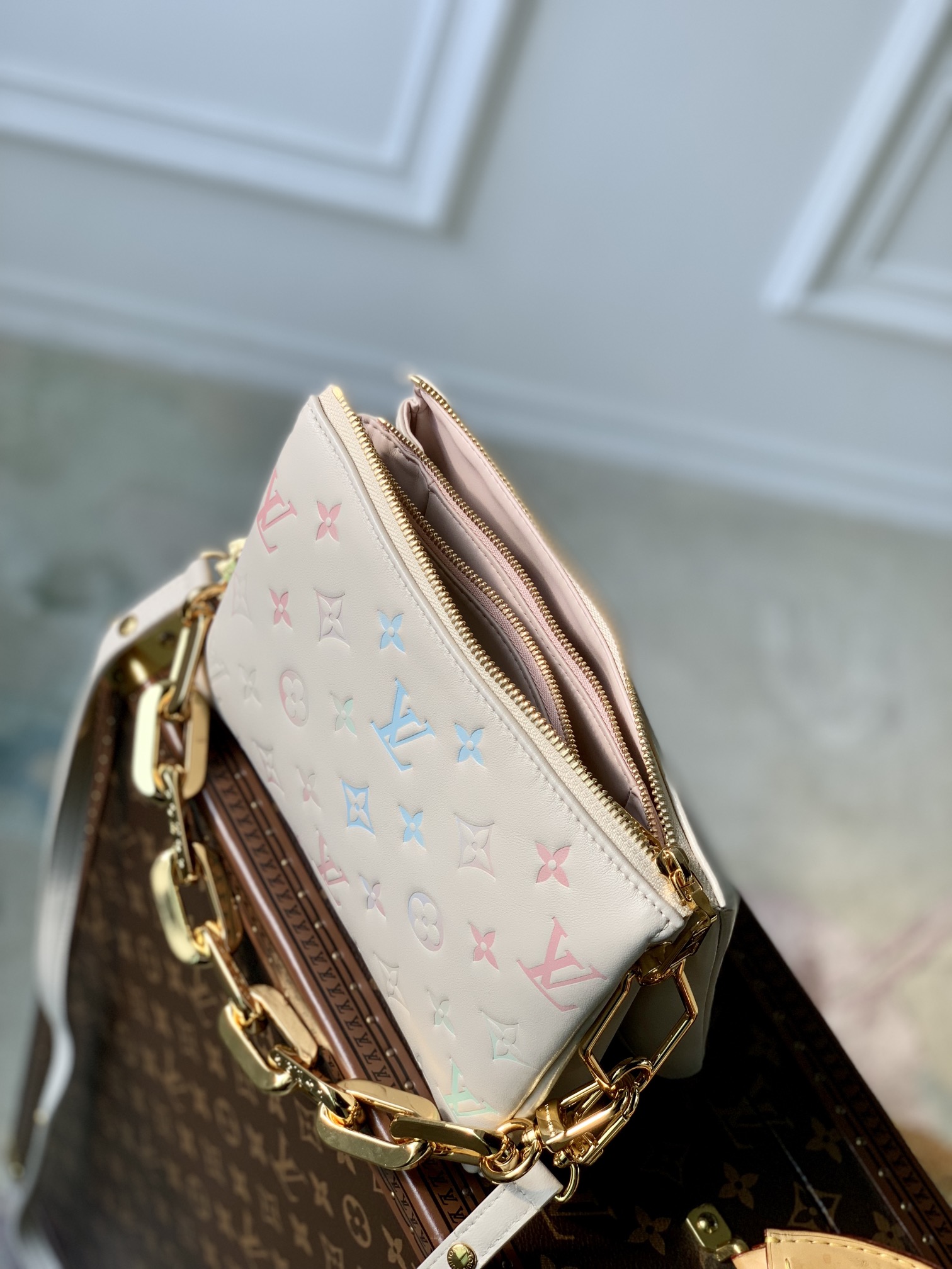 l0*is V*t0n coussin bb bag-21*16*7 cm