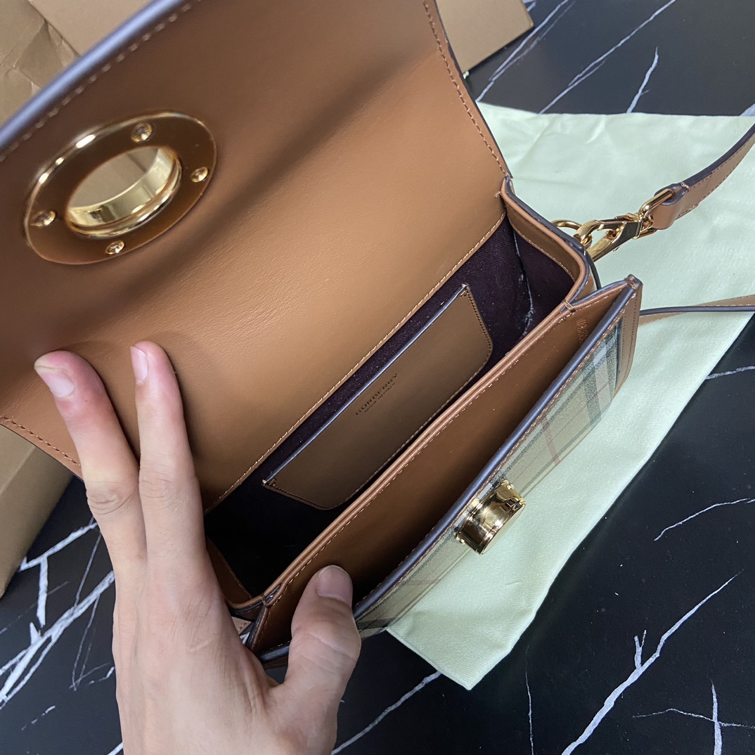 B**rry crossbody bag-19 x 6 x 16cm