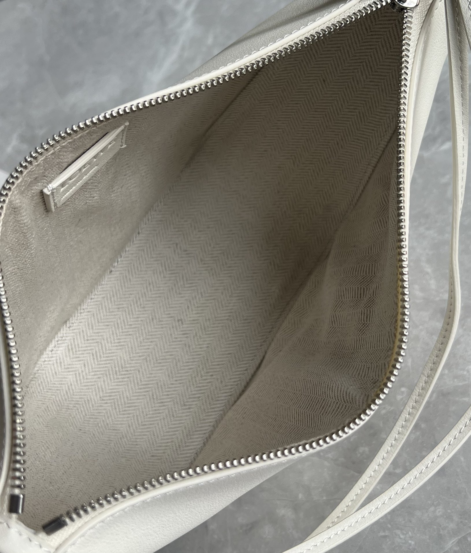 L0ew* hammock hobo bag-28*17*9.5cm