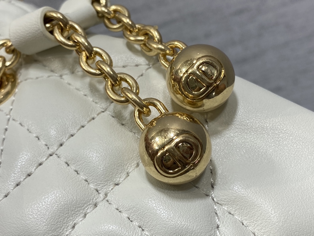 di0r D*or ammi bag-27 * 15 * 12cm