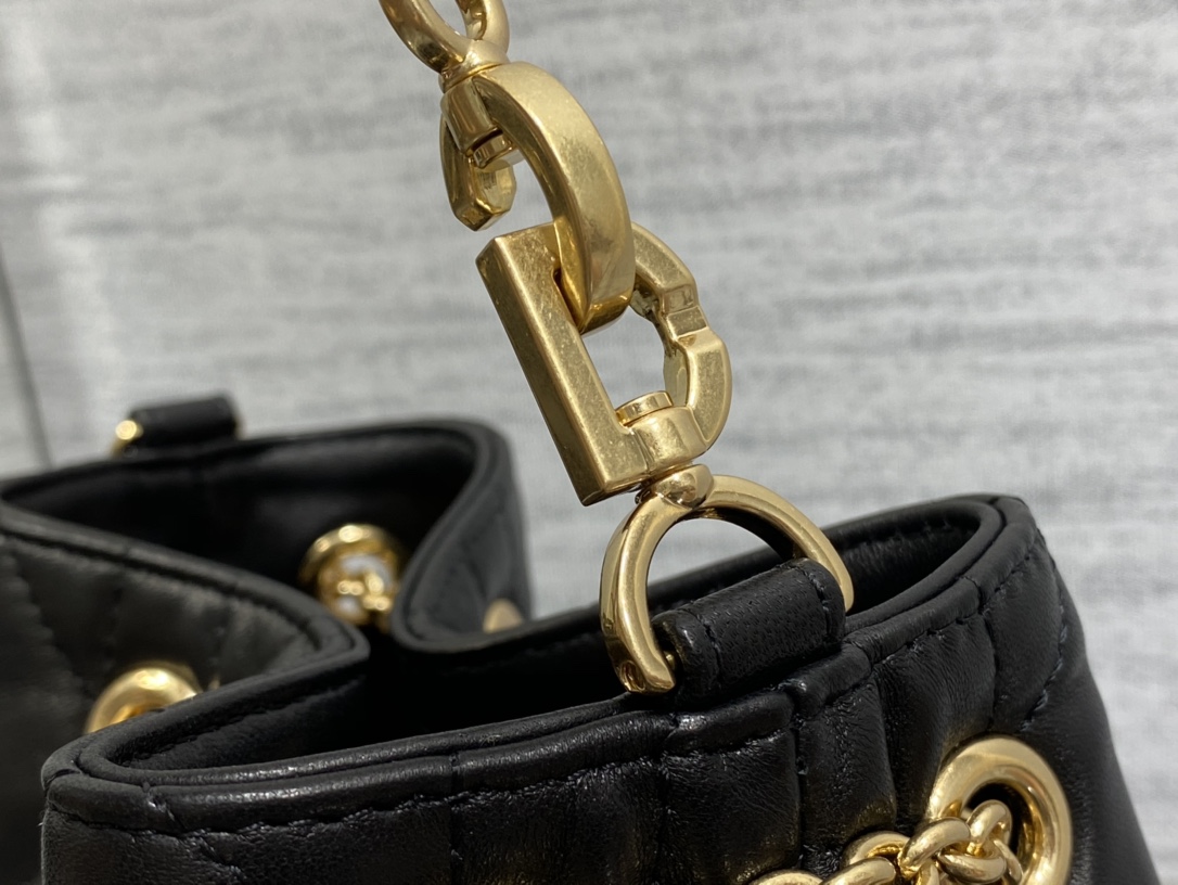di0r D*or ammi bag-27 * 15 * 12cm