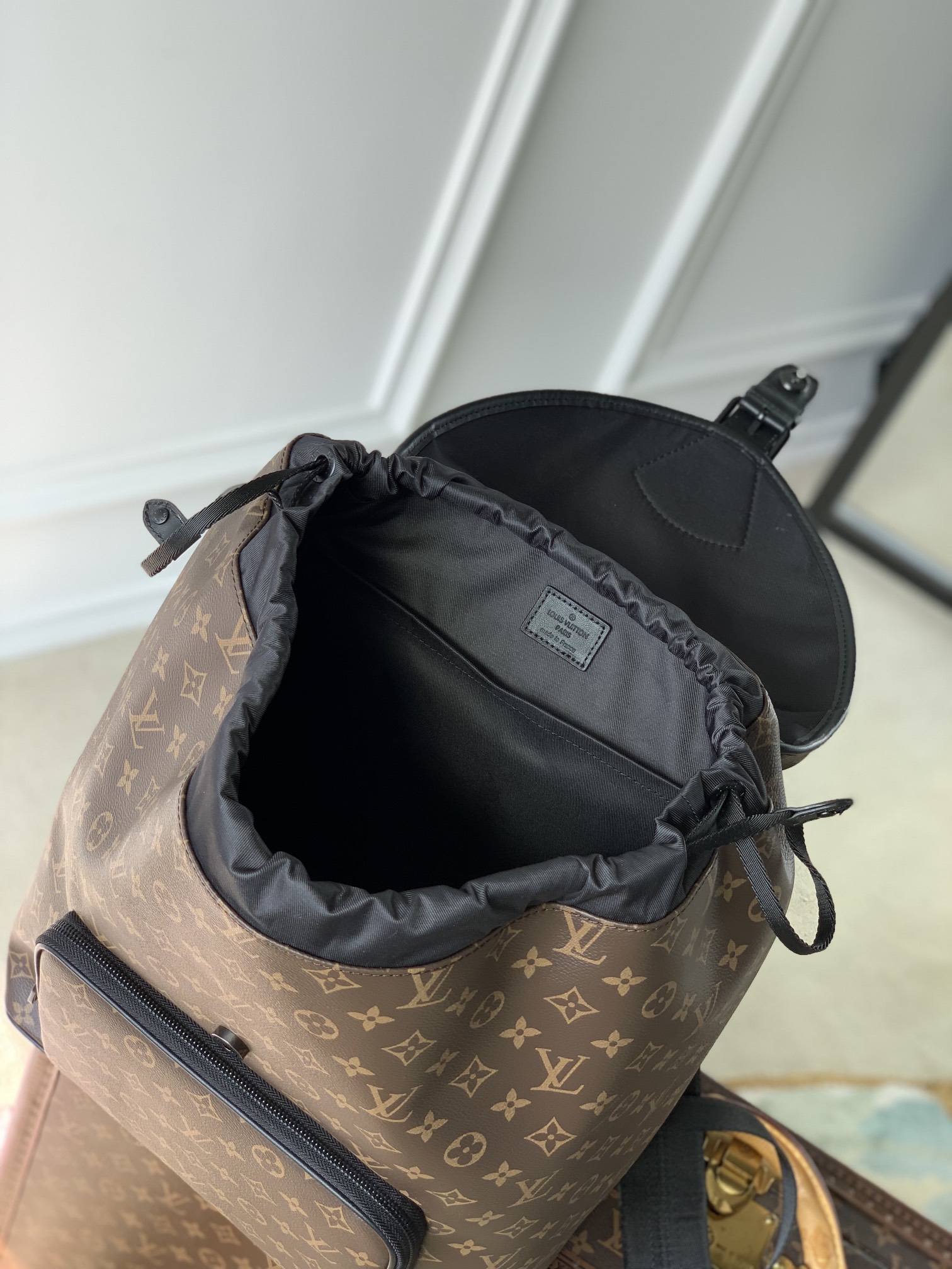 l0*is V*t0n montsouris backpack-32 x 40 x 19cm