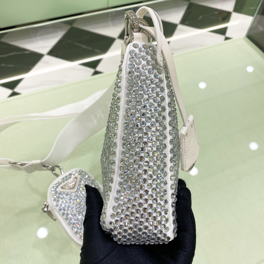 Pra*a re-edition bag-22*15*6.5cm