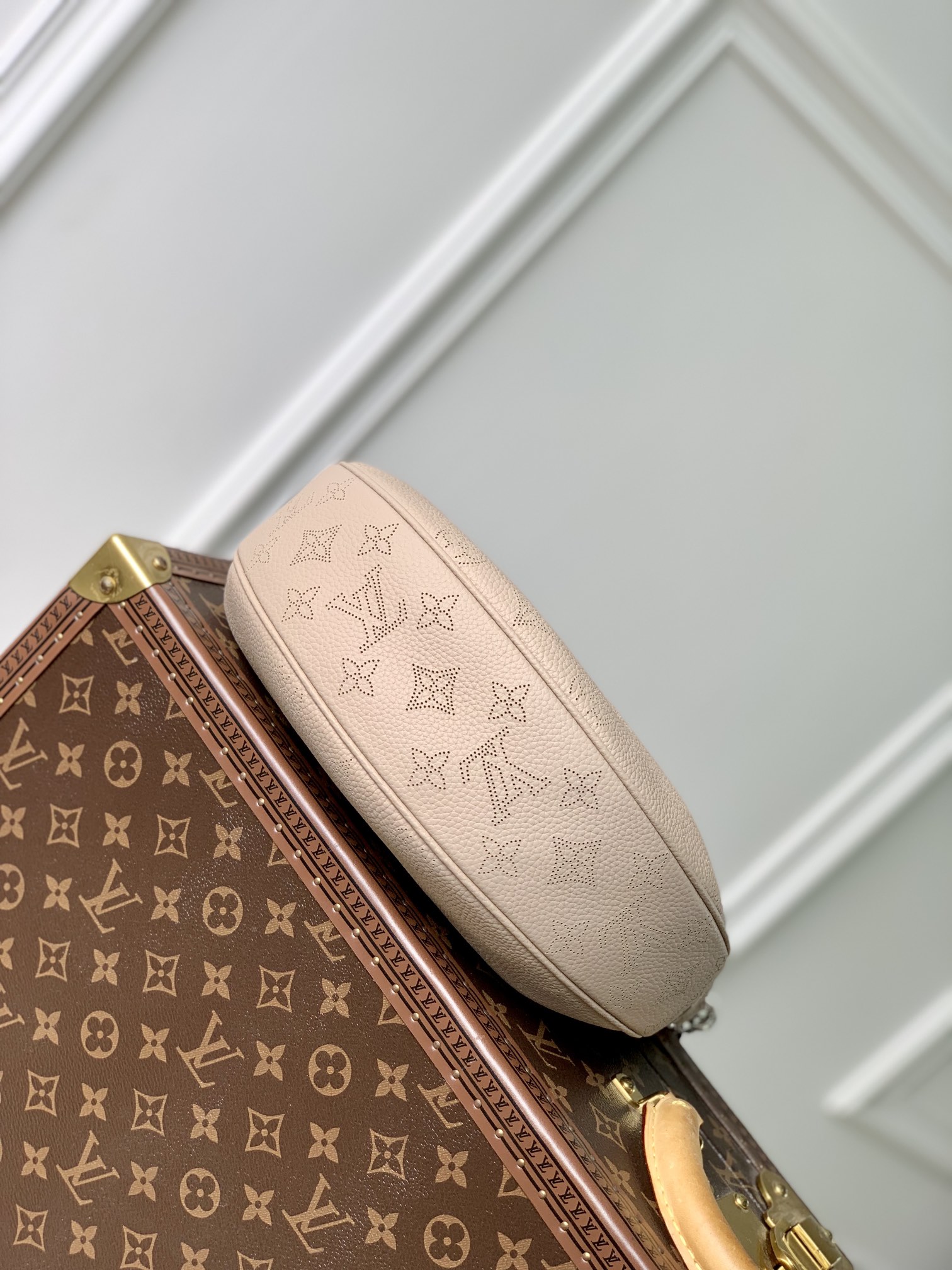 l0*is V*t0n baia bag-26*17*7.5cm