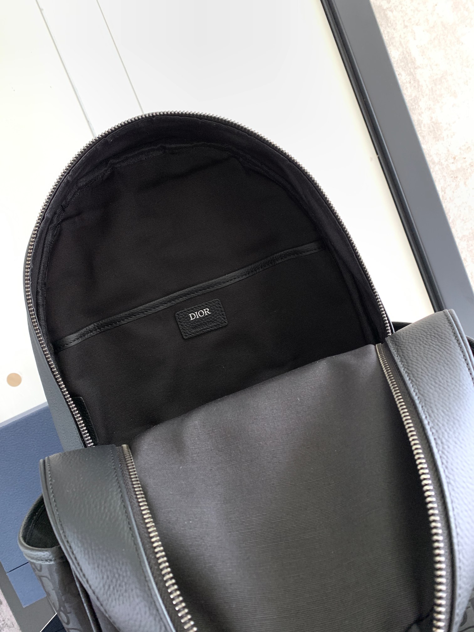 D*or explorer backpack-30 x 42 x 14.5cm
