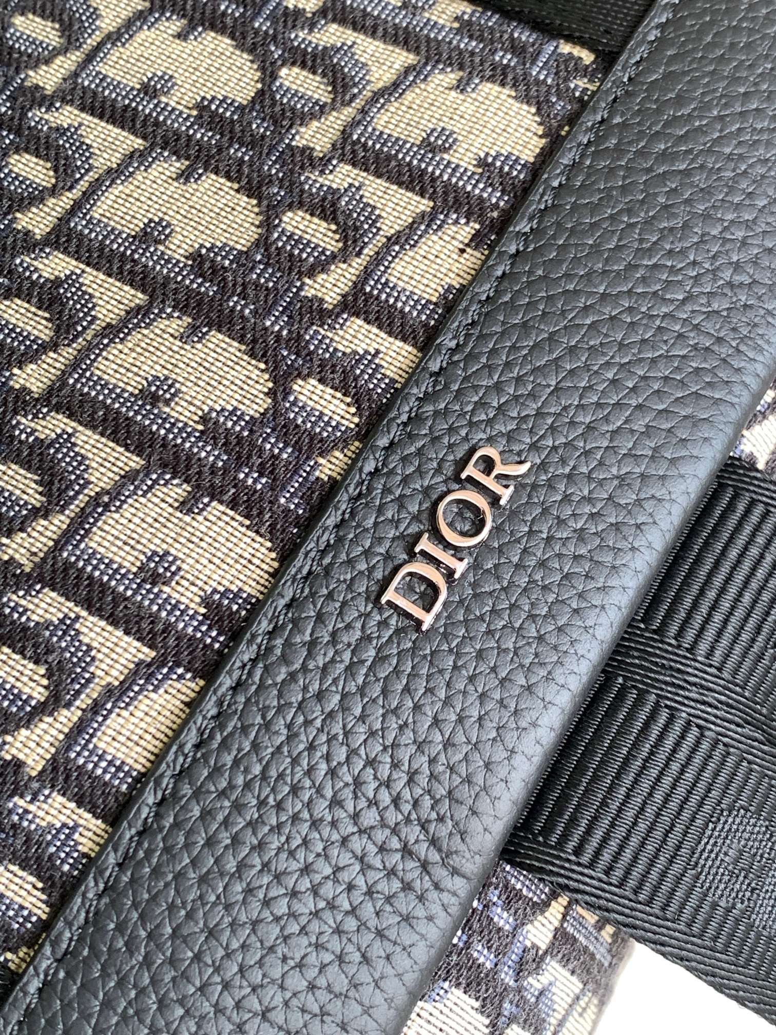 D*or explorer backpack-31 x 42.5 x 14.5 cm