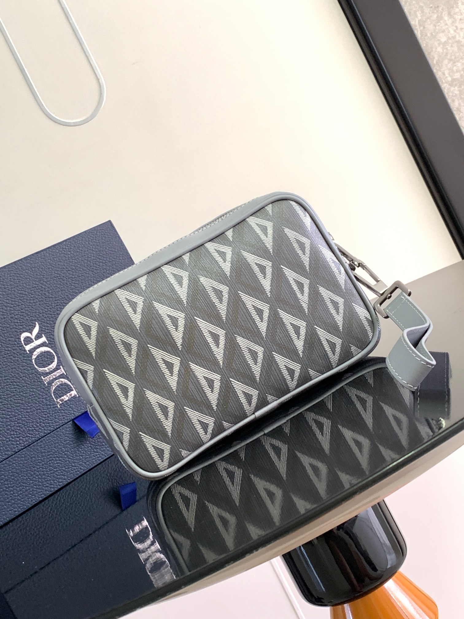 D*or pouch-24 x 15.5 x 5.5cm